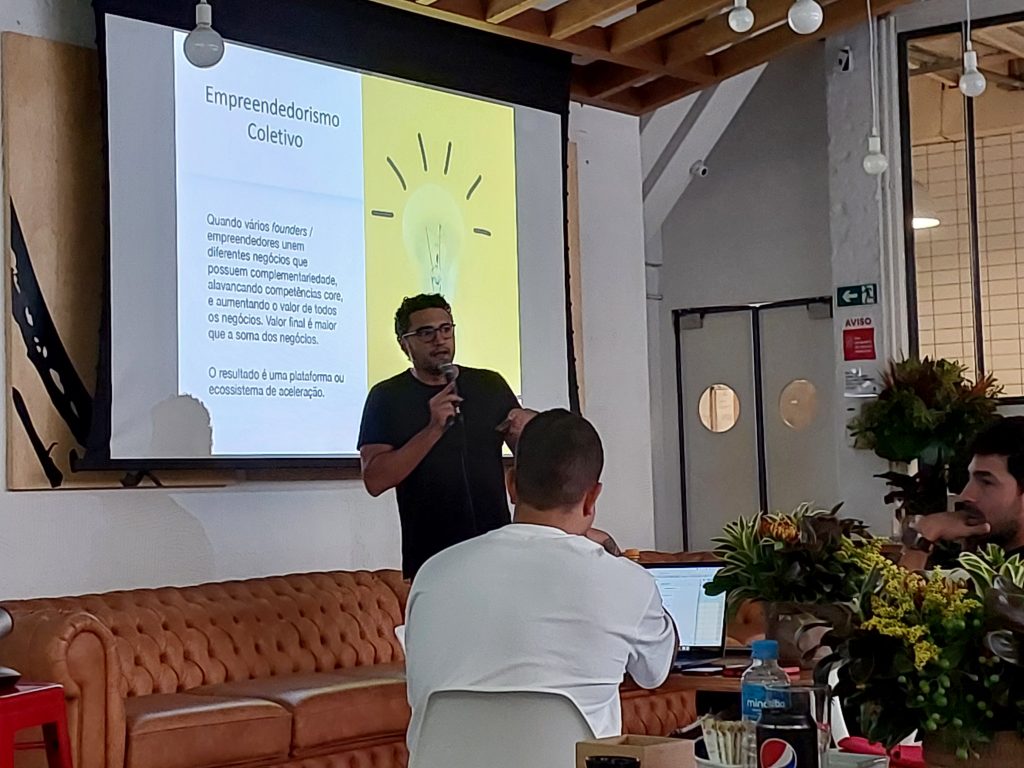 Evento Partner Summit - Romero Rodrigues falando sobre empreendedorismo coletivo 