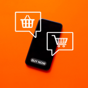 Aliexpress: tela laranja com um celular a dois ícones de compras branco